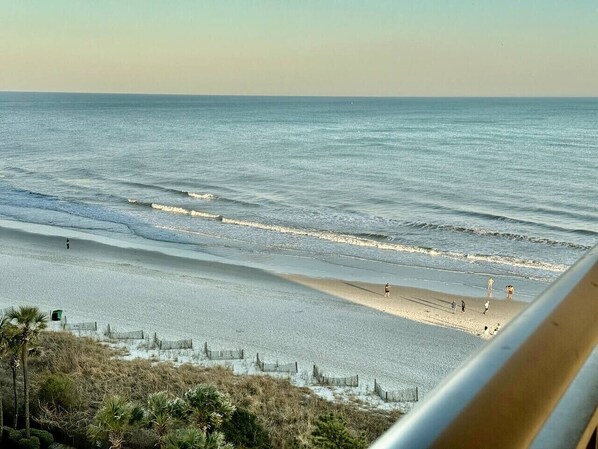 On the beach - Myrtle Beach Getaway 1br sleeps 2-4 (Myrtle Beach)
