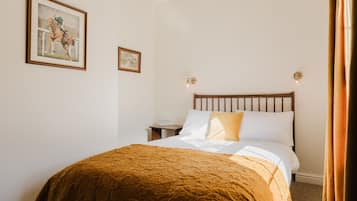 1 habitación, escritorio, wifi gratis y ropa de cama