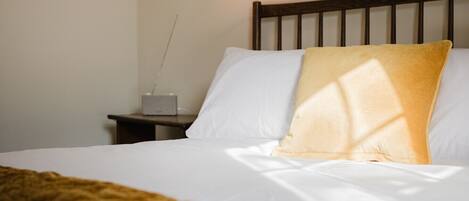 1 dormitori, escriptori, wifi gratuïta i roba de llit