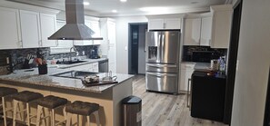 Mikrowelle, Ofen, Herdplatte, Geschirrspüler