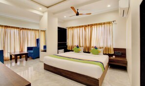 Executive tweepersoonskamer | Een bureau