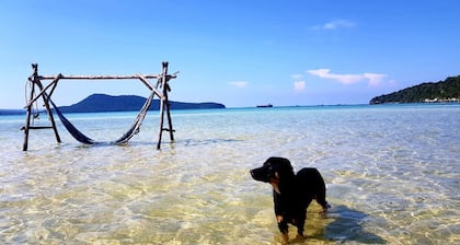 Mangrive bungalows in wonderful Koh rongsamloem island saracen bay