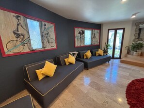 Apartment | Living area | TV - Departamento Miles Davis (Val'Quirico)