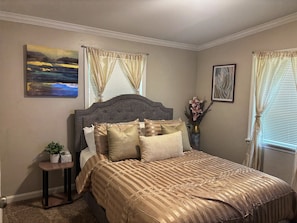3 bedrooms, iron/ironing board, WiFi, bed sheets - LED Lighting Reclining Sofas - Cozy 3 Bedroom Home In Jacksonville fl (Jacksonville)