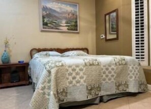 5 chambres, fer et planche à repasser, Wi-Fi, draps fournis