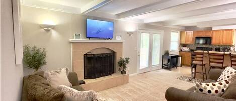 Smart TV, fireplace, ping pong