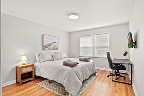 3 makuuhuonetta, silitysrauta/-lauta, ilmainen Wi-Fi, vuodevaatteet