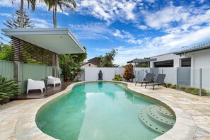 Pool - Mermaid Waters Waterfront Hideaway (Mermaid Waters)