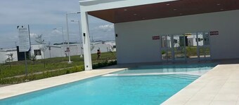 Elegante casa a minutos de Centros comerciales