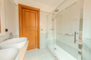 Hair dryer, towels - Casa Vacanze La Piazzetta (Nusco)