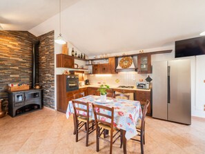 Fridge, microwave, oven, dishwasher - Vacation home Pilar by Interhome (Strada in Chianti)