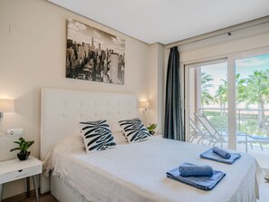 2 Schlafzimmer, Schreibtisch, Internetzugang