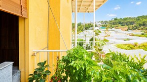 Deluxe Double Room With Valley View | Terrace/patio