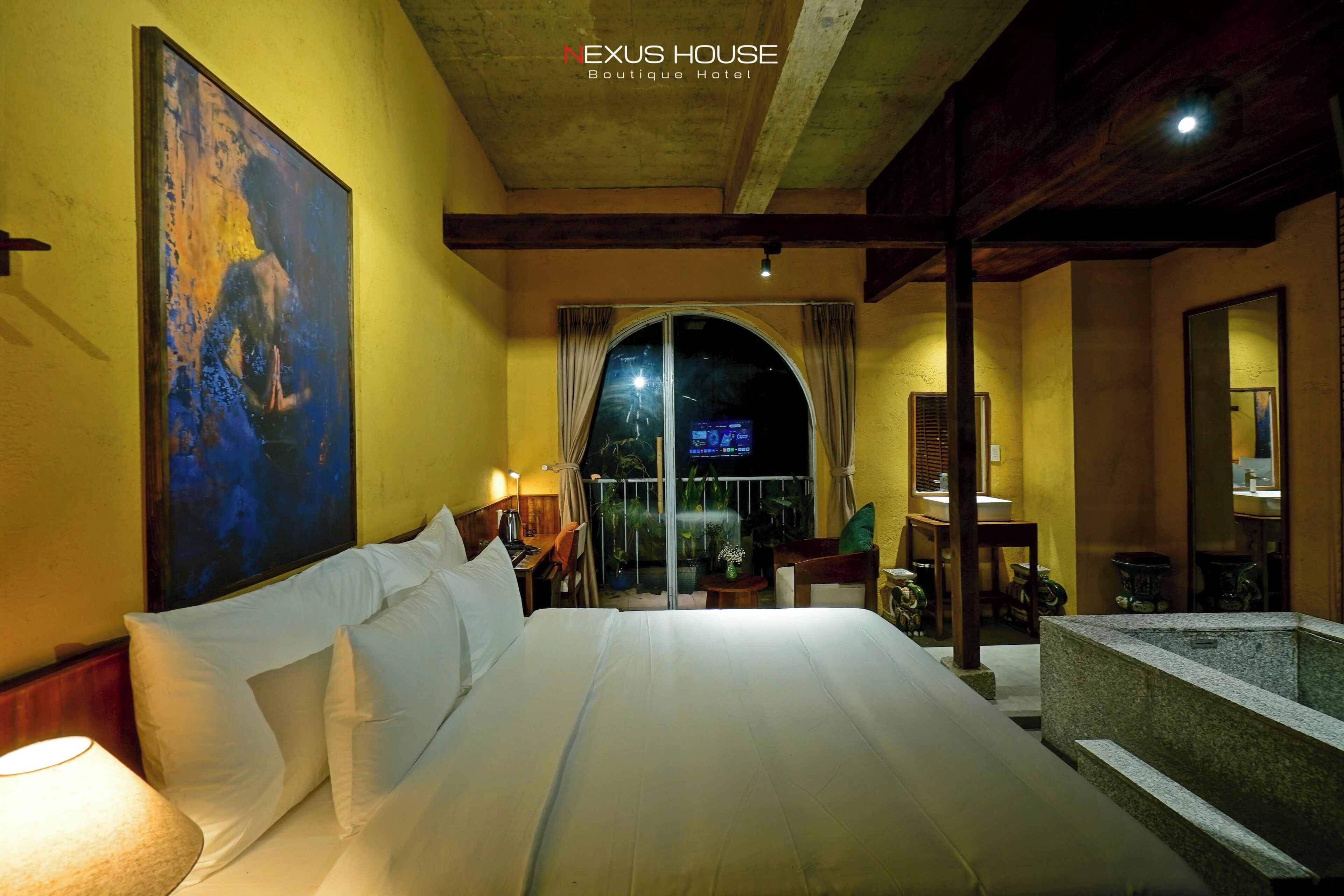 Caja de seguridad en la habitación y escritorio 