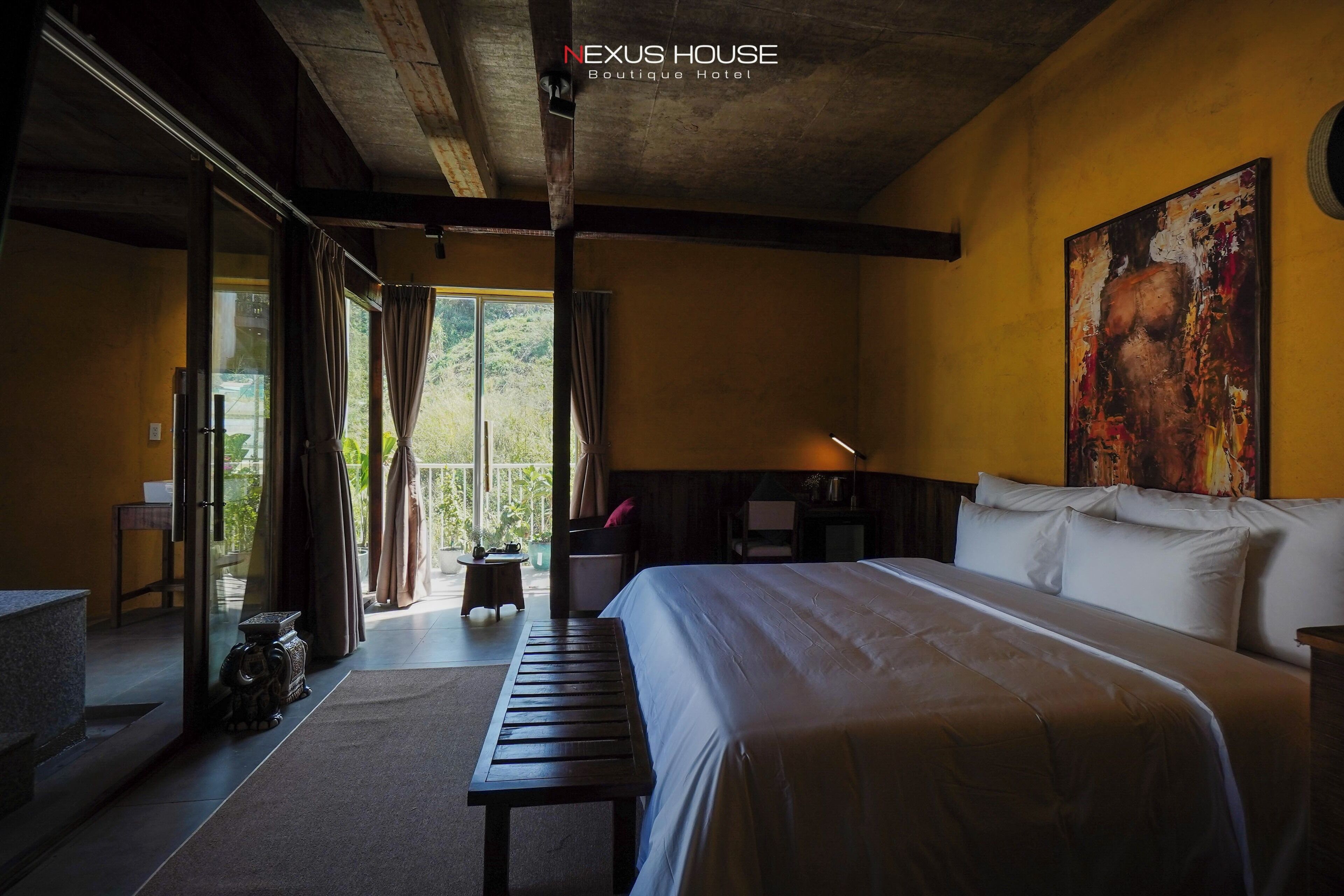 Caja de seguridad en la habitación y escritorio 