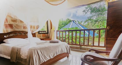 ROYAL COLIBRI ROYAL LAKE AND FOREST VIEW ROYAL COLIBRI ROYAL ROOM WITH PRIVATE DINING AREA