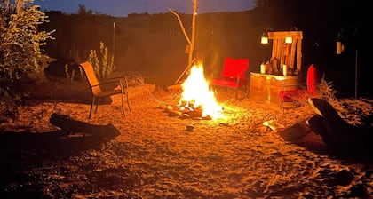 Charming 3-bedroom cabin with WiFi, AC in peaceful Ojo Caliente