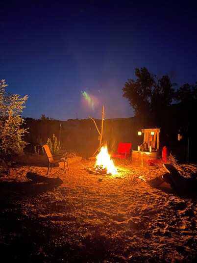 Charming 3-bedroom cabin with WiFi, AC in peaceful Ojo Caliente