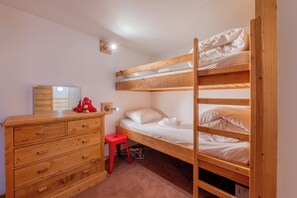 2 bedrooms, free WiFi, bed sheets