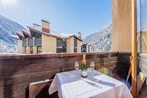 Balcony - Grand Roc C305 280m from Slopes, Parking & WiFi, Argentière (Chamonix), France (Argentière (Chamonix))