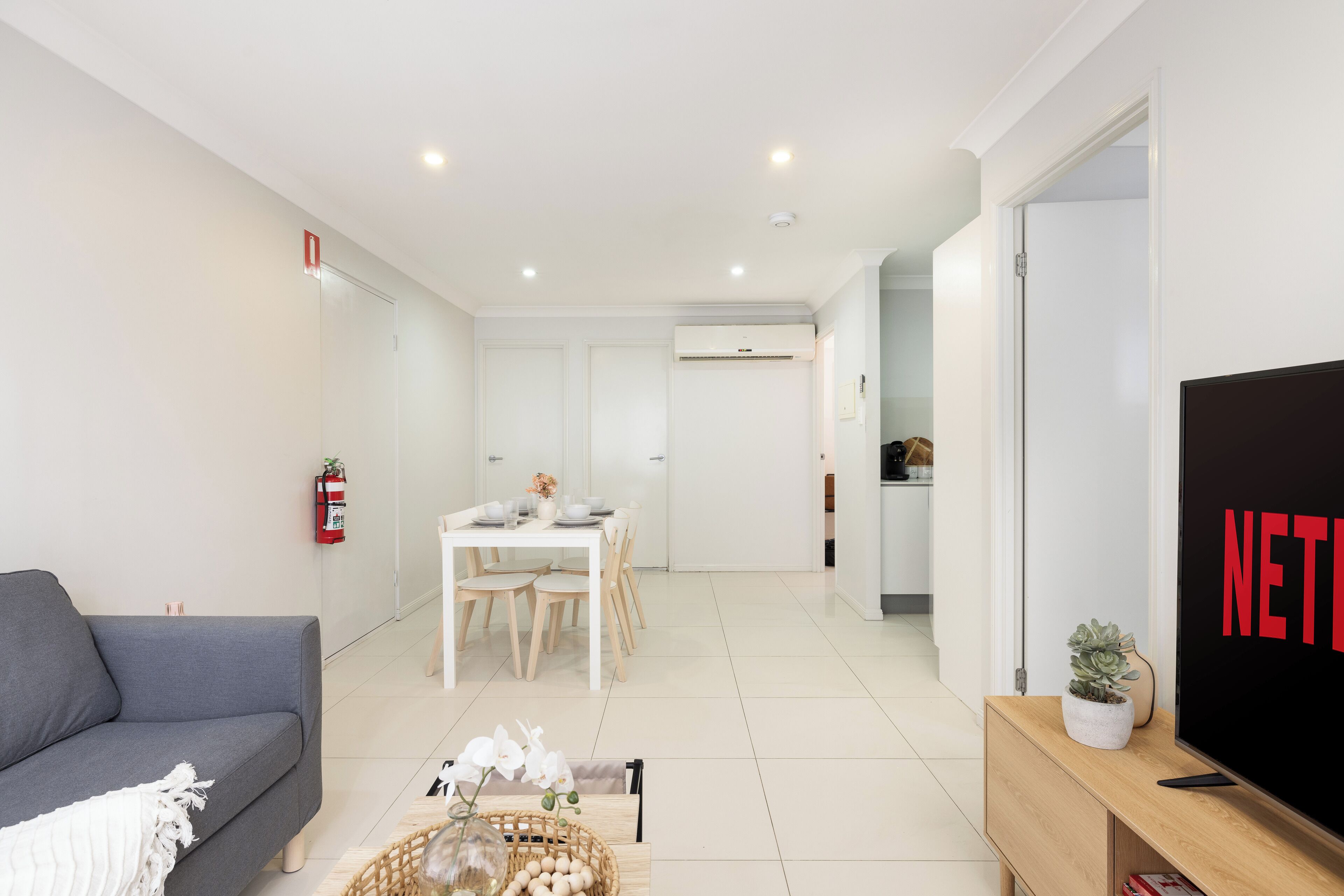 Smart TV 50-inci dengan saluran TV digital dan Netflix