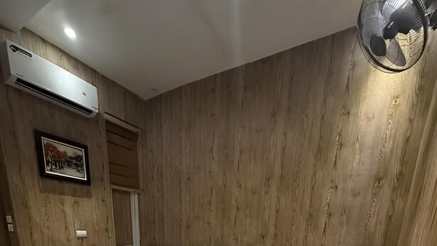 Unclassified image, 1 of 6, button - Phuong Dong Hostel 1 HN - by BAY LUXURY (Hanoi)