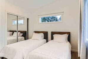 1 bedroom, desk, travel cot, WiFi