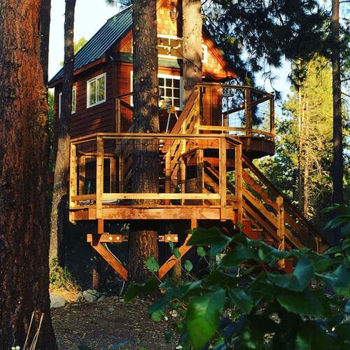 Charming Cottage & Treehouse in lovely Cle Elum