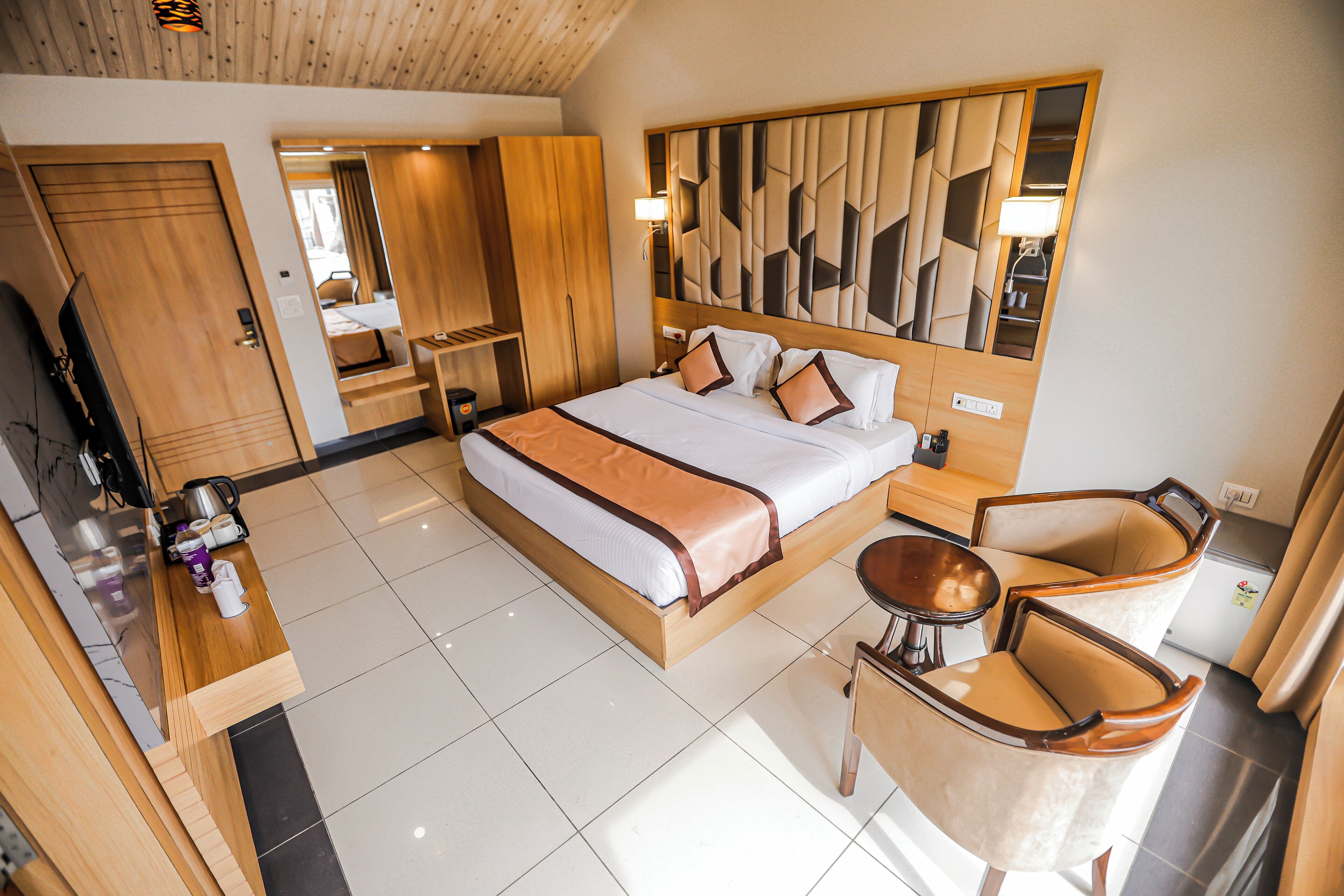 Family Suite, 2 Bedrooms | Egyptian cotton sheets, premium bedding, laptop workspace, free WiFi
