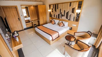 Family Suite, 2 Bedrooms | Egyptian cotton sheets, premium bedding, laptop workspace, free WiFi