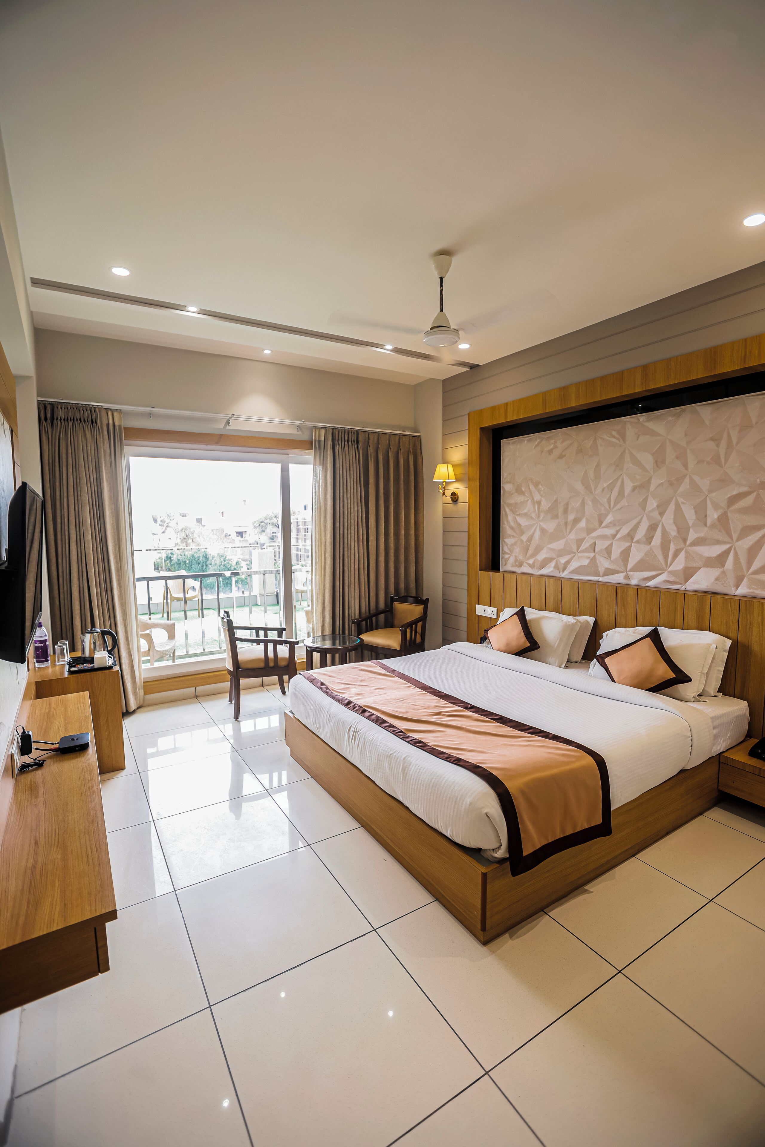 Superior Room, Balcony | Egyptian cotton sheets, premium bedding, laptop workspace, free WiFi