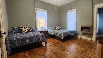 3 chambres, fer et planche à repasser, Wi-Fi, draps fournis