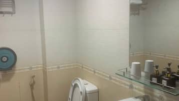 Standard Room | Bathroom | Shower