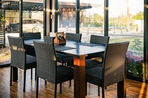 Restaurant - Baanmax Boutique Pet Resort & Lodge, Chiangrai (Chiang Rai)