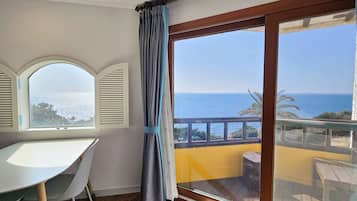 15PY Ocean Couple Room