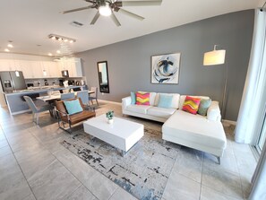 Fernseher, Tischtennisplatte