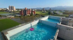 Piscina externa sazonal
