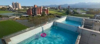 Aqua rooftop