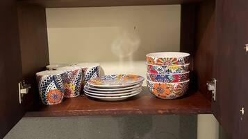 Deluxe Apartment, Balcony, Courtyard View | Private kitchen