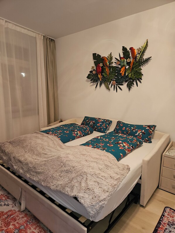 1 bedroom, WiFi, bed sheets