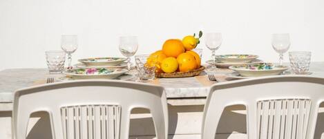Outdoor dining