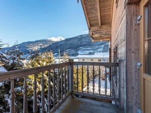 Property grounds - Cosy holiday apartment in Bramberg with balcony (Bramberg am Wildkogel)