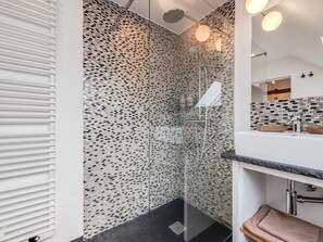 Douche, séchoir à cheveux