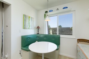 Interior - The Abode at 124°West -Ultra Comfortable and Stylish Arcata Retreat (Arcata)