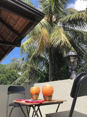 Outdoor dining - Kandy Brick Bungalow (Kandy)