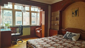 Habitación doble, vistas a la ciudad | Wifi gratis
