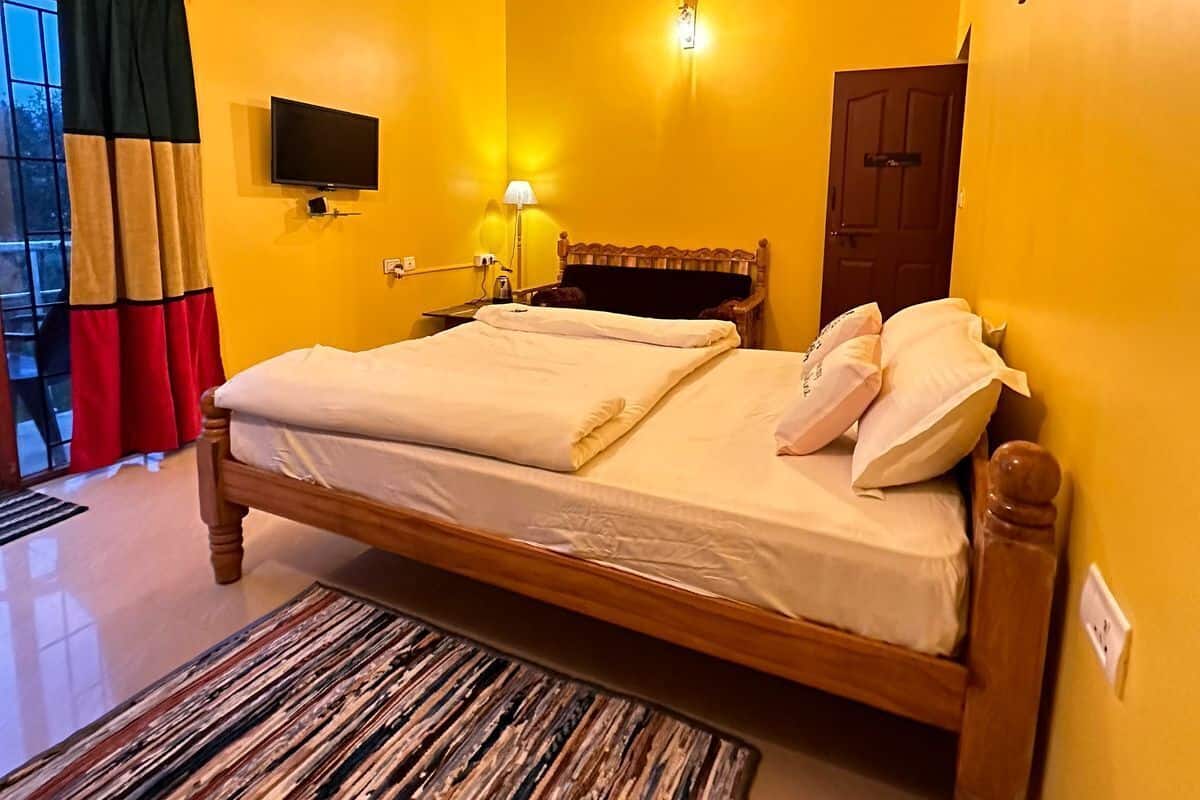 Phòng Tiêu chuẩn | Bộ trải giường bằng vải cotton Ai Cập, bộ đồ giường cao cấp, bàn