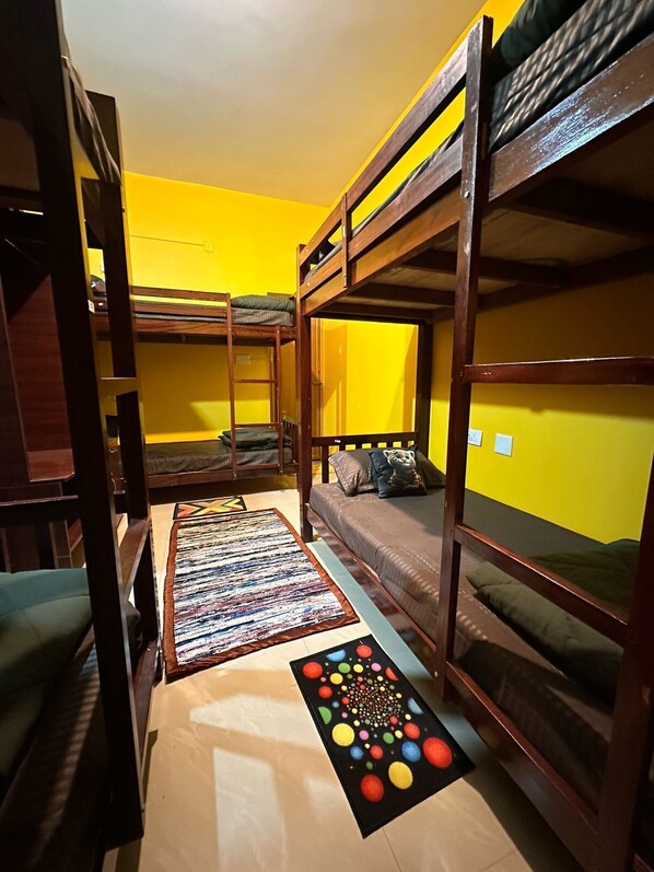 Egyptian cotton sheets, premium bedding, desk, free WiFi