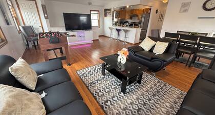 Spacious 3-bedroom apartment in marvelous Queens with WiFi, AC near JFK airport.