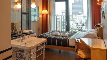 Deluxe with Balcony | 1 bedroom, desk, laptop workspace, free WiFi